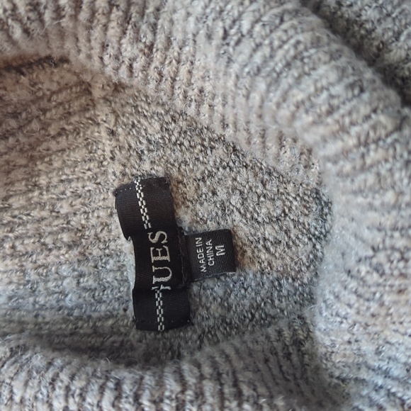 Guess turtleneck sweater - Picture 2 of 2